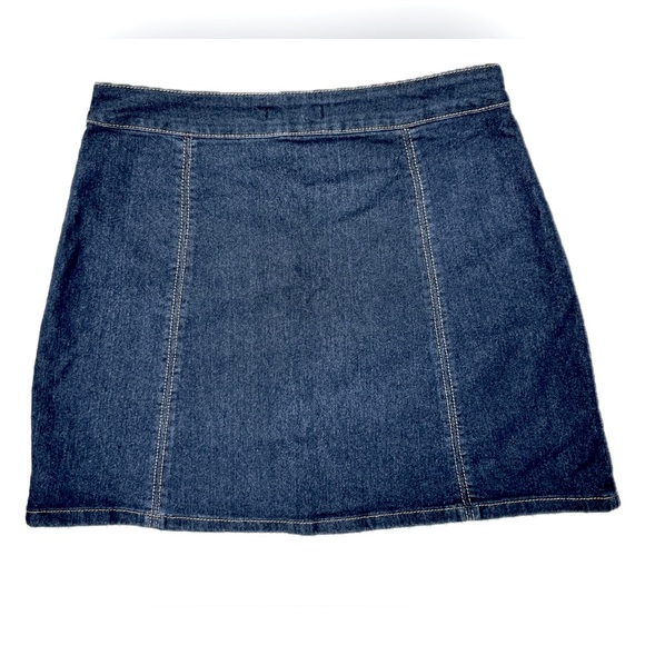 Stretch Denim Mini Skirt with front Zipper - Picture 7 of 10